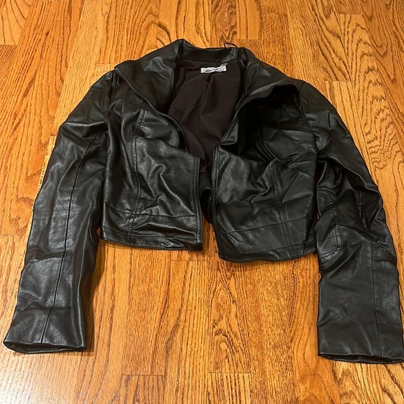 1.State Woman’s Black Cropped Leather Jacket Size XS
